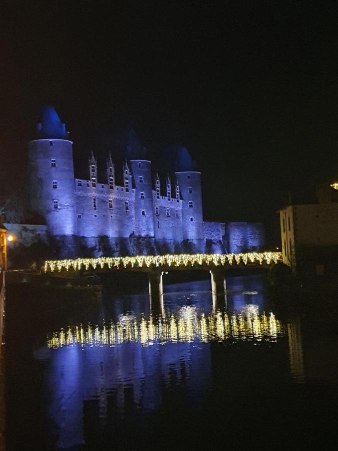 Aux Lits Du Canal ジョスラン エクステリア 写真