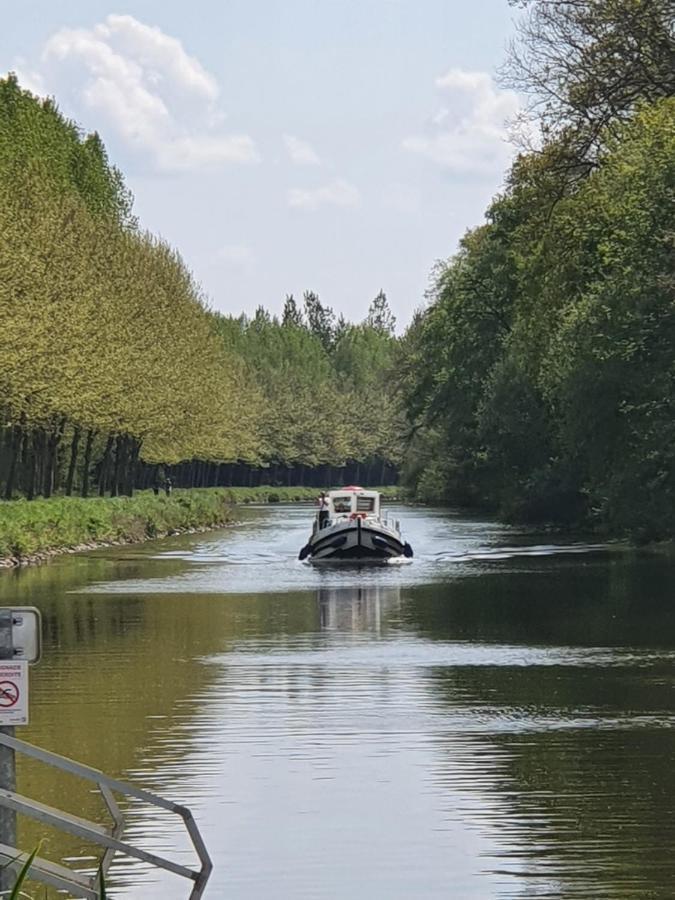 Aux Lits Du Canal ジョスラン エクステリア 写真